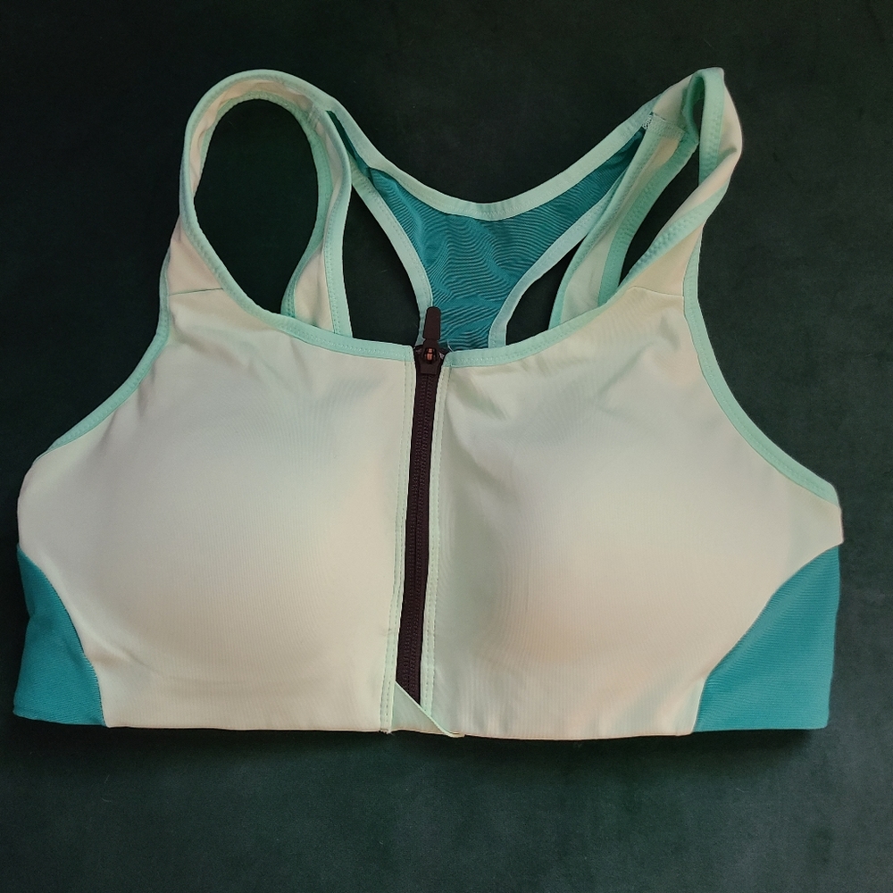 Nike Dri-FIT Women's High-Support Padded Zip-Front sports bra. Size L.